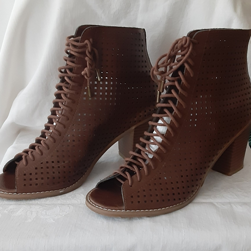 shoes/booties